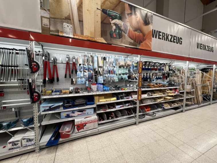 Abteilung Werkzeuge und &shy;Maschinen